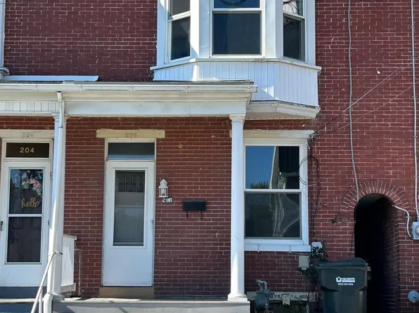 206 W 4th St, Waynesboro, PA 17268