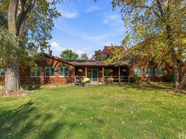 22214 W Pineview Dr, Antioch, IL 60002