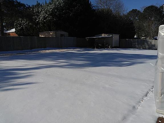 4th image of 625 Lawson Dr