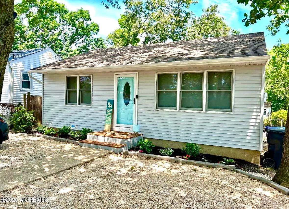 3 bed, 1020 sqft, $2,950 — Photo 1