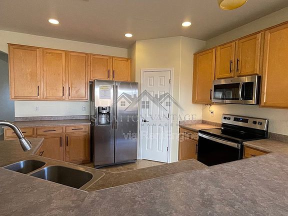 3rd image of 6814 W Lariat Ln