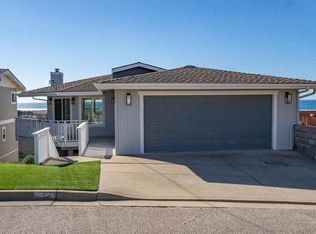 1373 Hillcrest Dr, Morro Bay, CA 93442