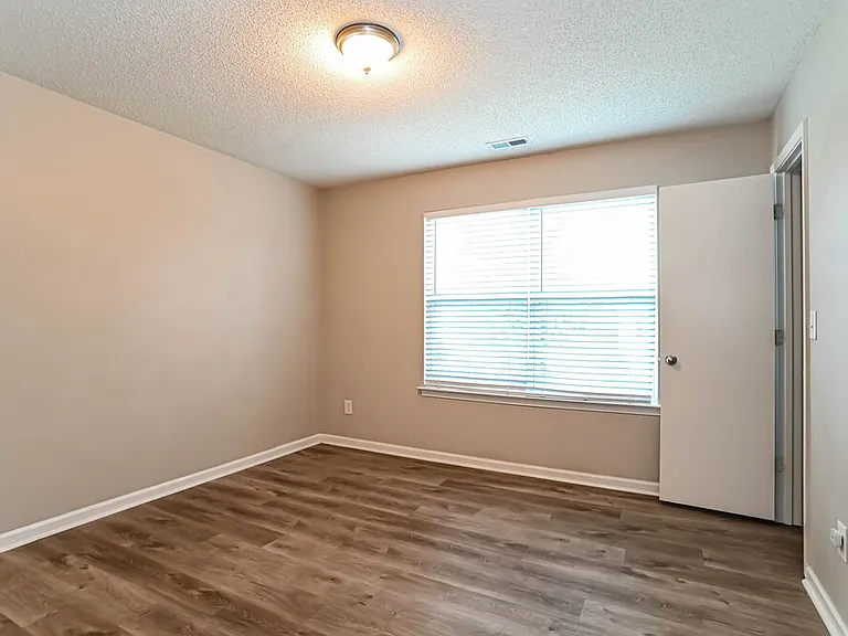 5105 Oak Pasture Ln — Photo 12