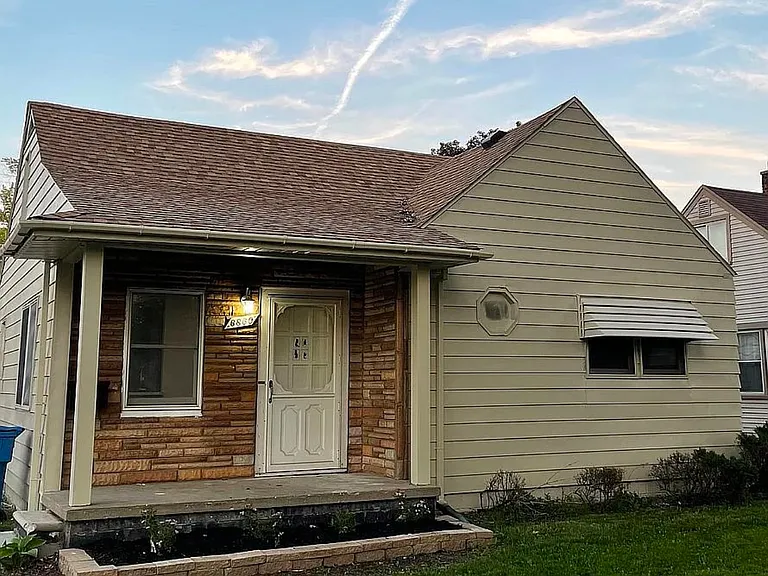 6850 Centralia St — Photo 2