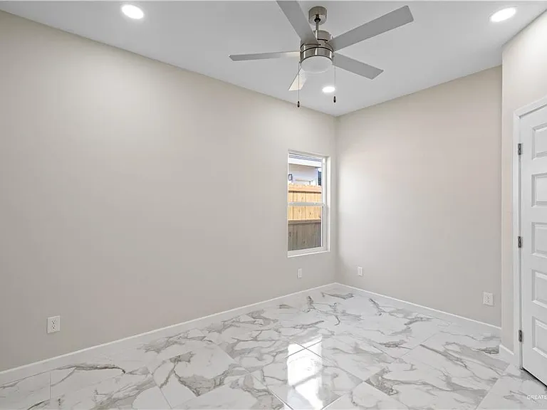 501 N Onyx Ave #4 — Photo 8