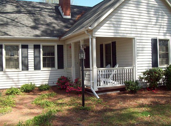2nd image of 300 Craven St