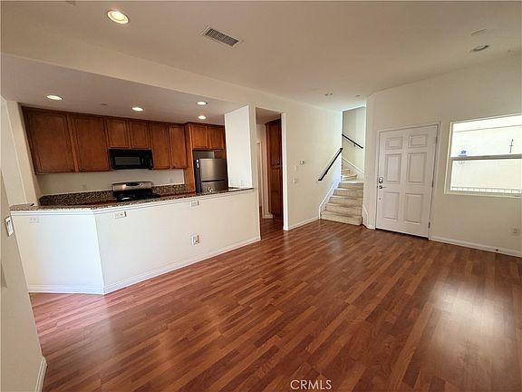 2nd image of 1323 Post Ave Unit B