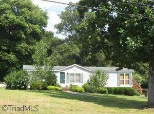 320 S Edgewood Rd, Eden, NC 27288
