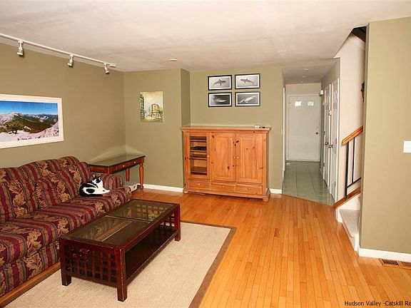 4th image of 306 Briarwood Ct