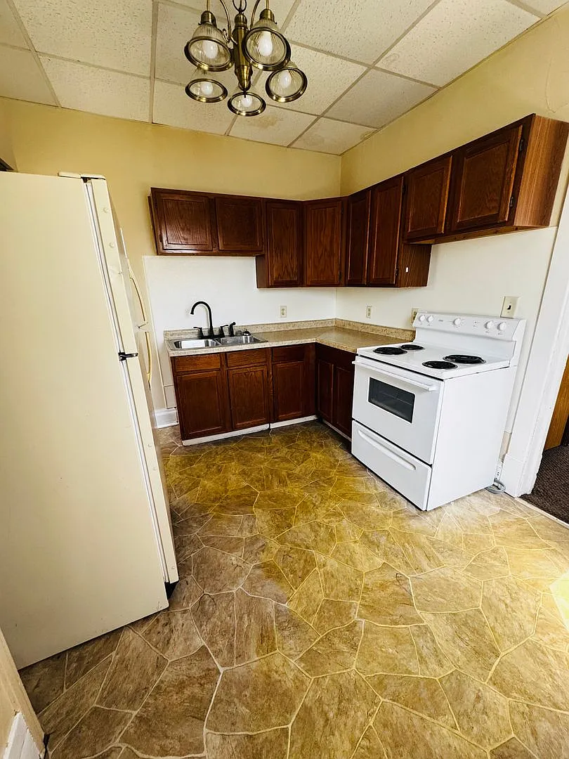 Neu LLC - 620 N Main St — Photo 3