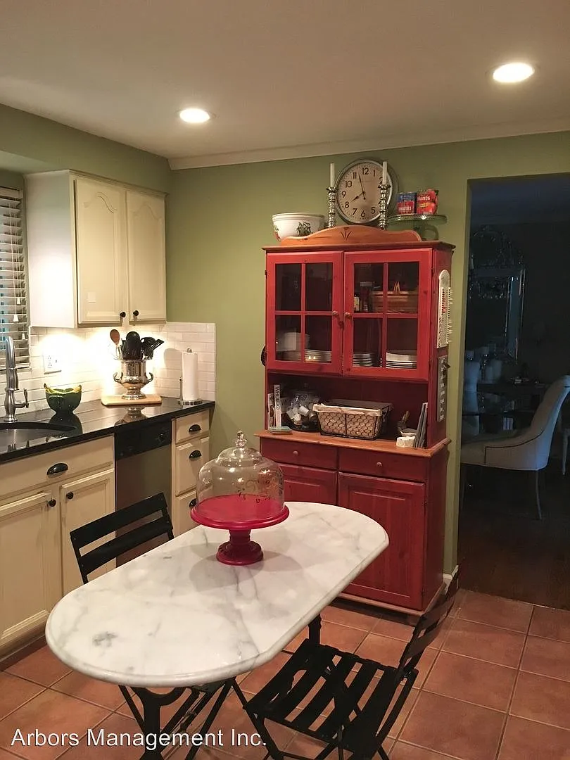 101 Henry Hudson Dr photo 1