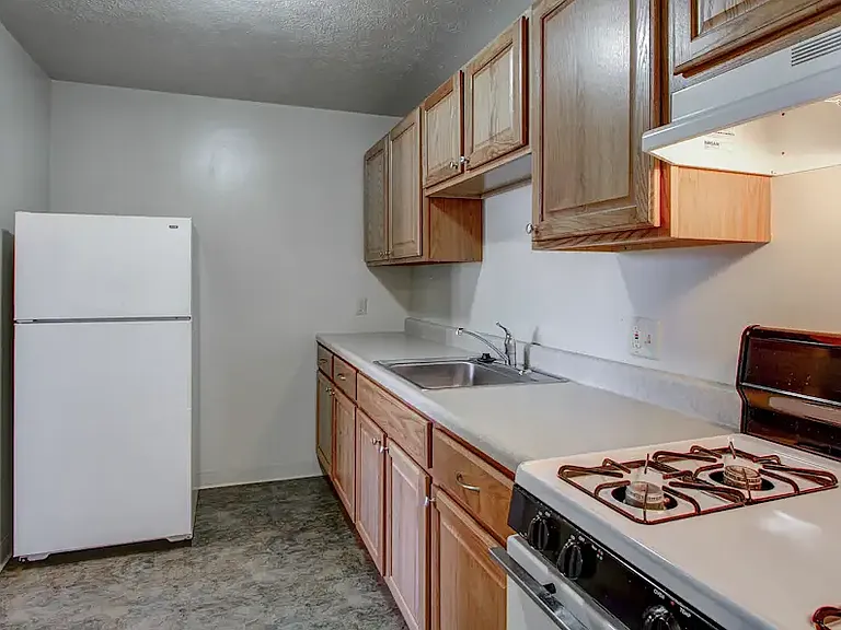 Lake Street Apartments — Photo 15