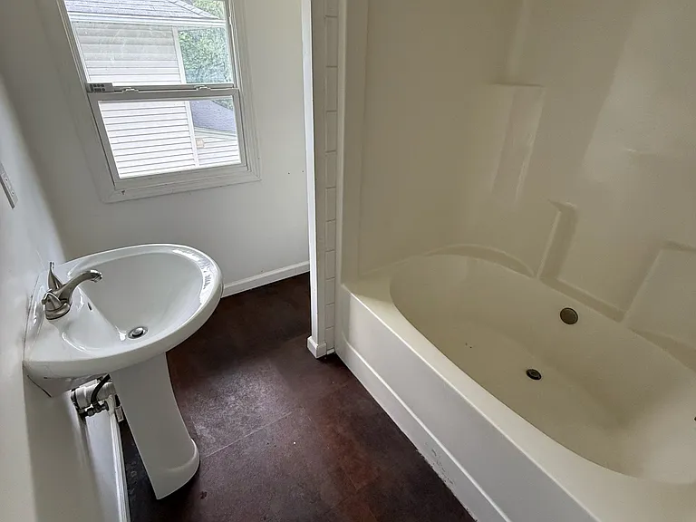 275 Goodview Ave — Photo 23