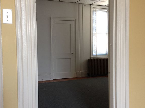 4th image of 2355 E Cumberland St