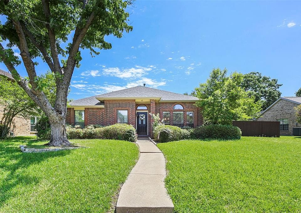1st image of 421 Plantation Dr