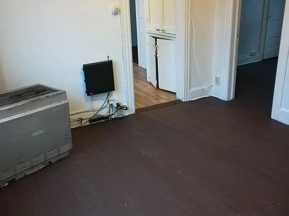 4th image of 5 Academy St APT 4
