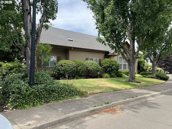 1243 Delrose Dr, Springfield, OR 97477