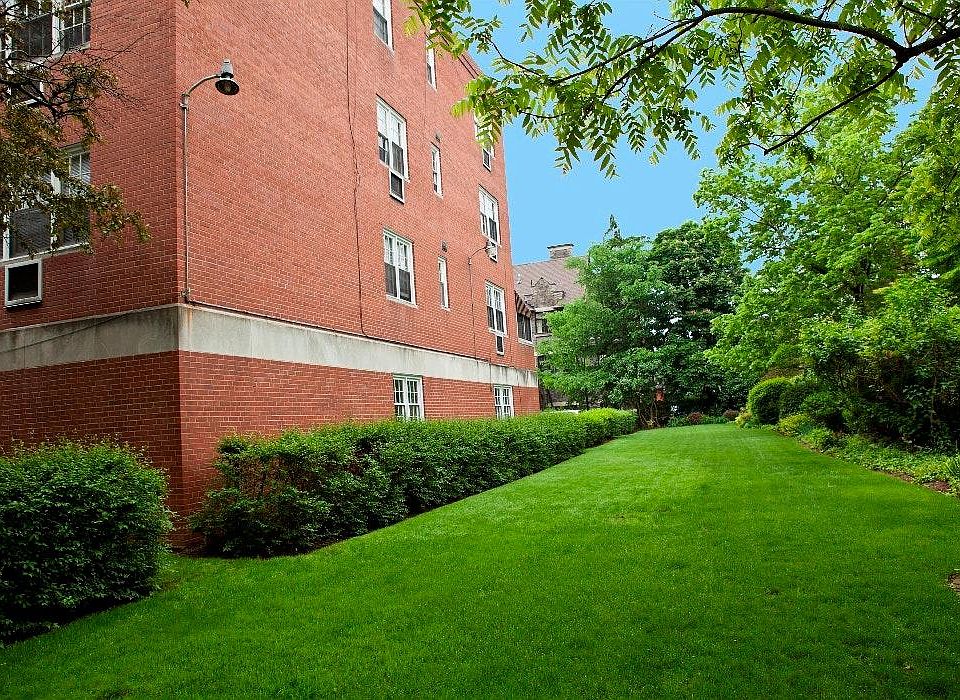 2nd image of 5125 5th Ave #D3