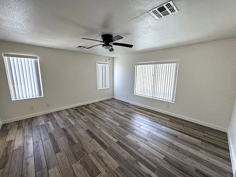 12710 W Ash St — Photo 16
