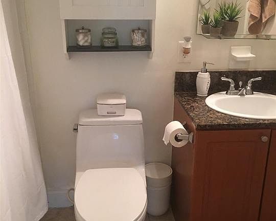 5th image of 401 N Hibiscus Dr #202