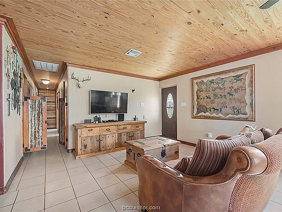 5th image of 7123 Breezewood Dr