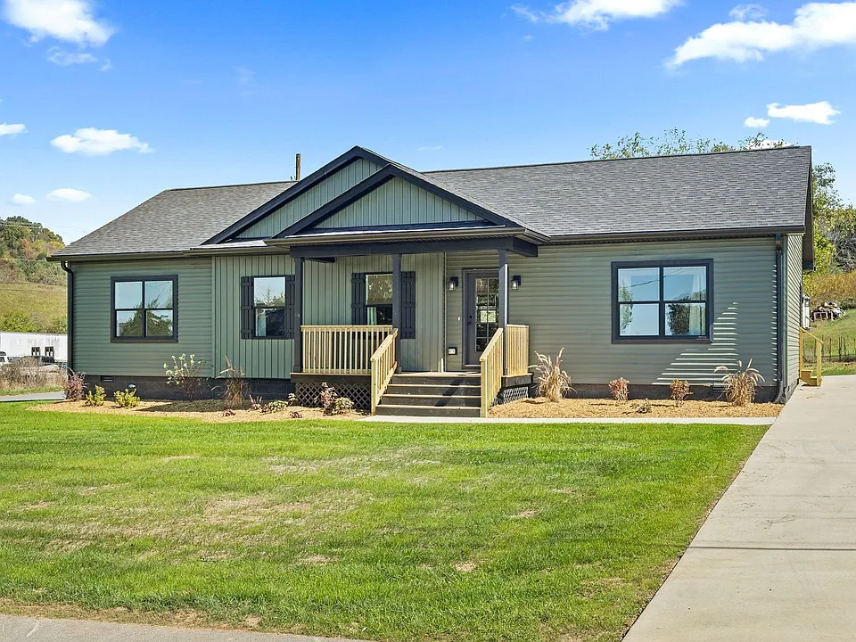 105 Bishop Hollow Rd