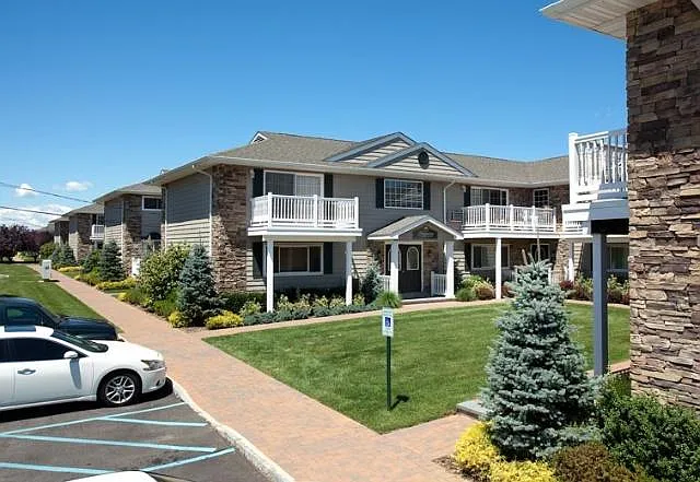 Fairfield Courtyard at Deer Park — Photo 28
