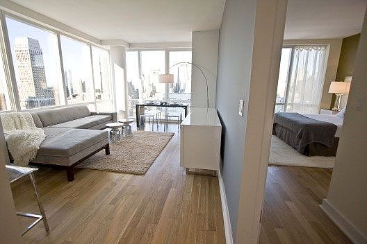 4th image of 885 6th Ave APT 25G