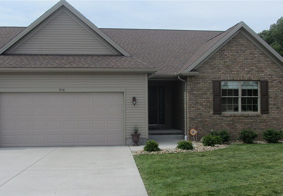 1st image of 978 Park Pl