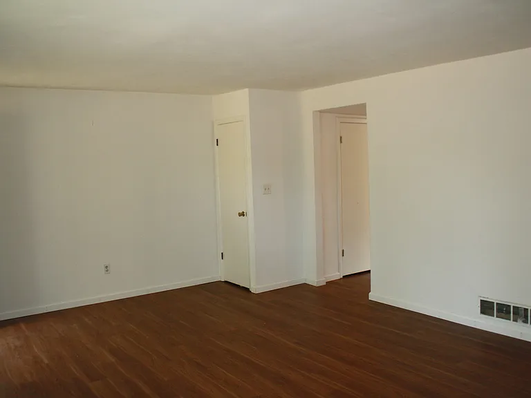 Hampshire Estates Apartments and Self Storage — Photo 59