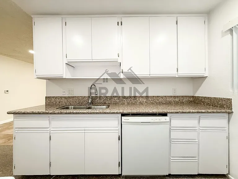 221 Elm Ave — Photo 6