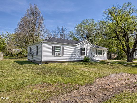 2nd image of 909 Turner Rd