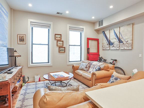 5th image of 1056 N Hermitage Ave APT 2F