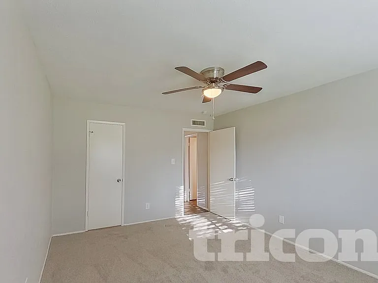 10022 Deer Hollow Dr — Photo 11
