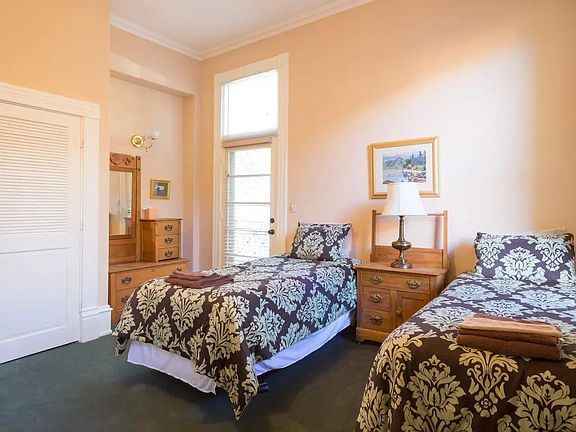 4th image of 138 Bolinas Ave