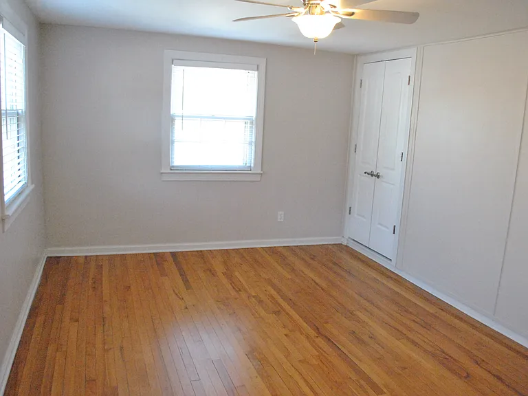 1038 Nichols Dr — Photo 32