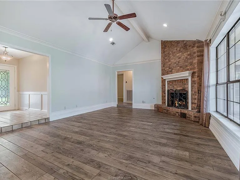 1806 Rosebud Ct — Photo 9