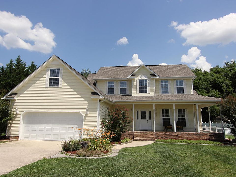 1st image of 220 Candice Dr NE