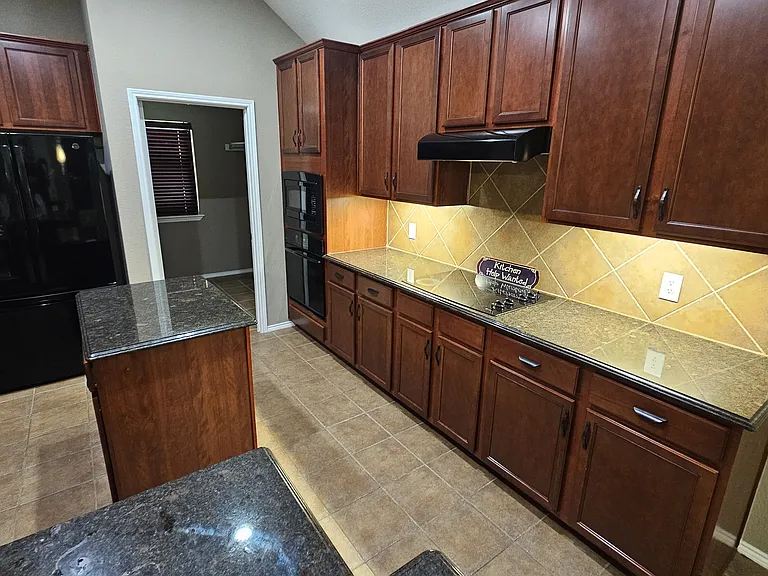 1202 Chestnut Hill Dr — Photo 11