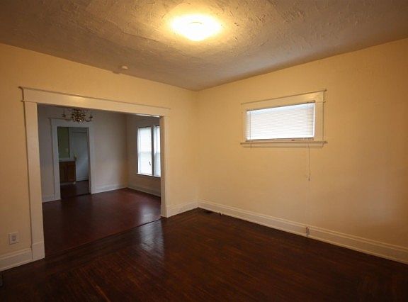 3rd image of 1610 Dauner Ave