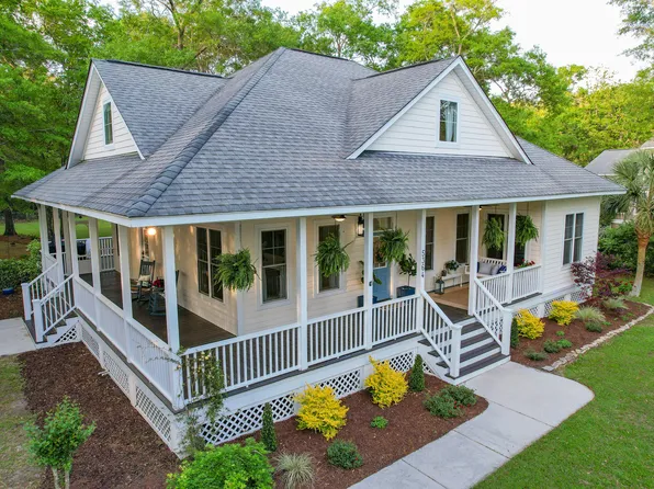 5364 Peerless Dr, Wadmalaw Island, SC 29487