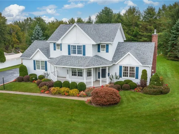 4903 Shawnee Rd, Sanborn, NY 14132