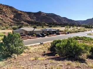 1084 E Country Club Dr, Kanab, UT 84741