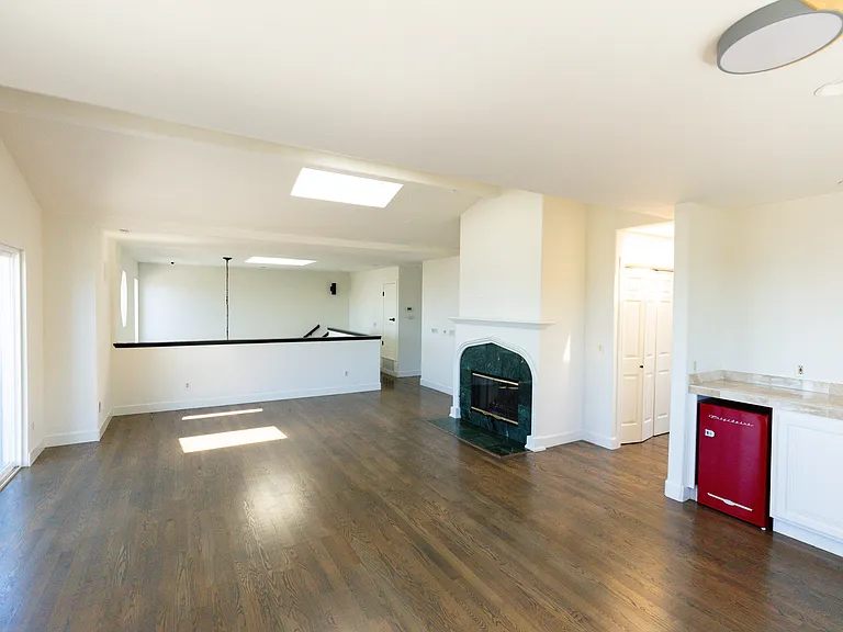 5070 Cochrane Ave — Photo 15