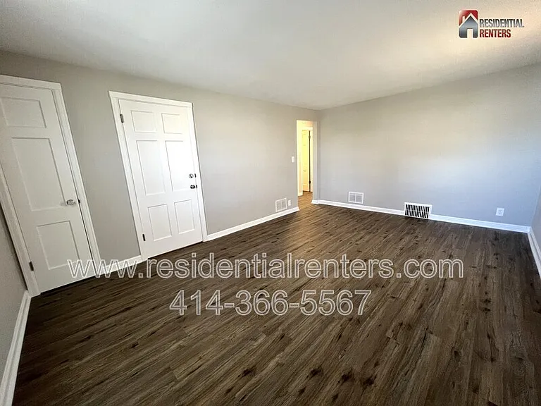 2238 S 82nd St — Photo 4