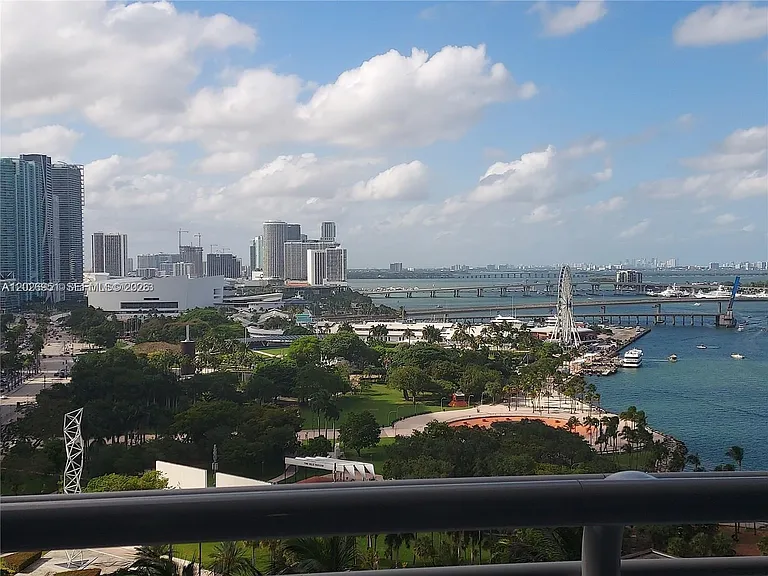 325 Biscayne Blvd #2022 — Photo 10
