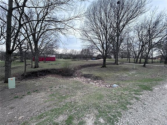 2nd image of 835 N 1710th Rd