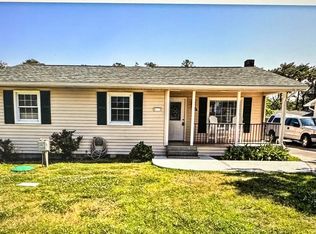 451 Cape Lookout Dr, Harkers Island, NC 28531