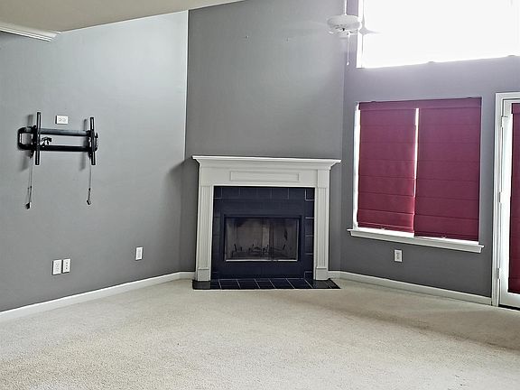 4th image of 443 Heath Pl