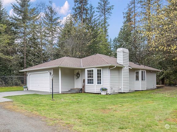 2nd image of 2909 NE Winesap Court